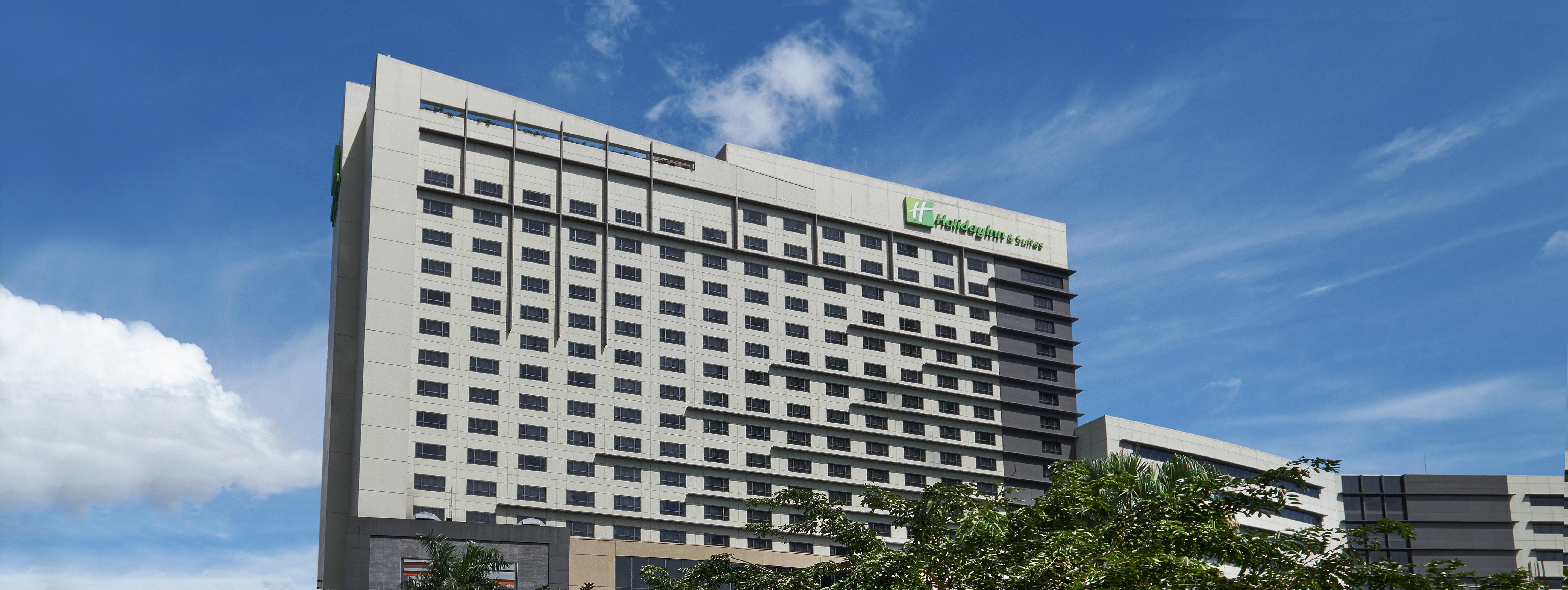 Holiday Inn & Suites Makati By Ihg Μακάτι Εξωτερικό φωτογραφία Holiday Inn Express in Cebu, Philippines