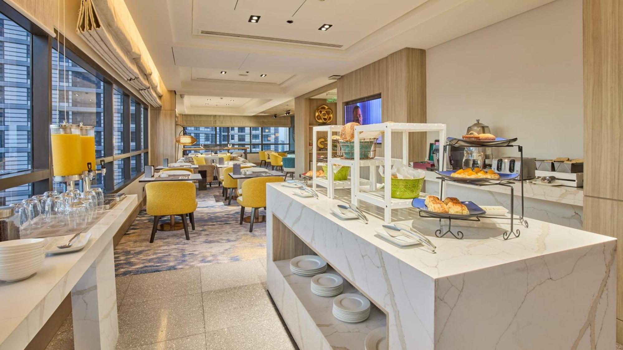 Holiday Inn & Suites Makati By Ihg Μακάτι Εξωτερικό φωτογραφία