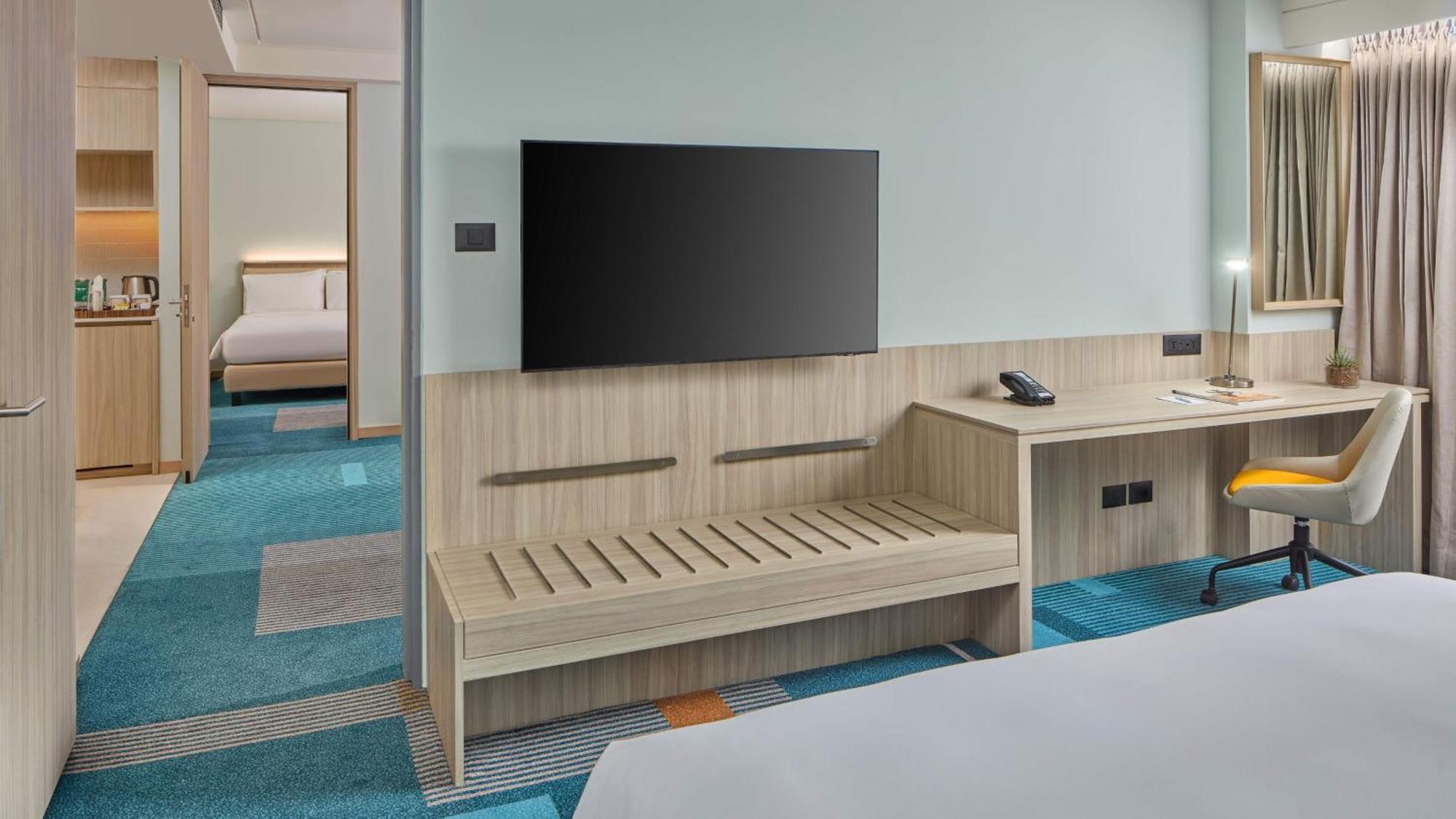 Holiday Inn & Suites Makati By Ihg Μακάτι Εξωτερικό φωτογραφία