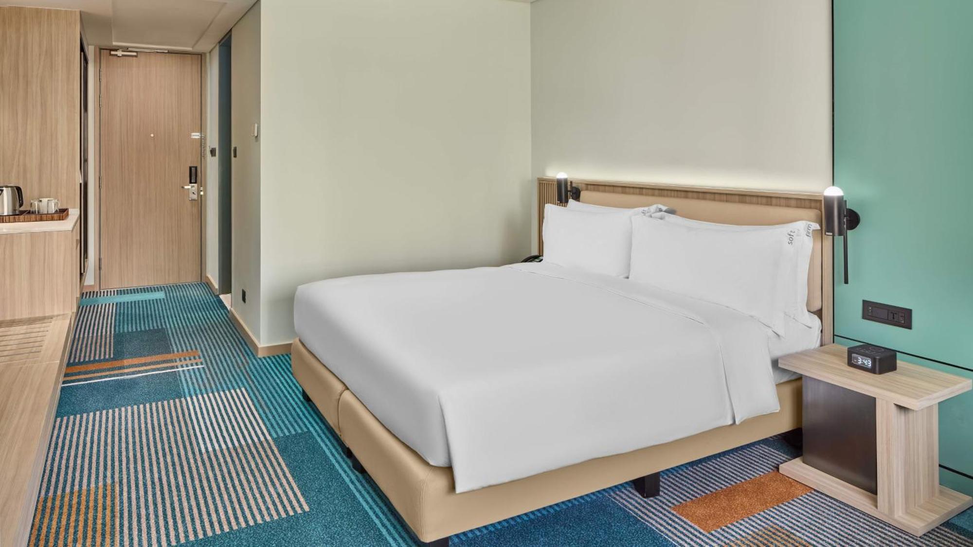Holiday Inn & Suites Makati By Ihg Μακάτι Εξωτερικό φωτογραφία