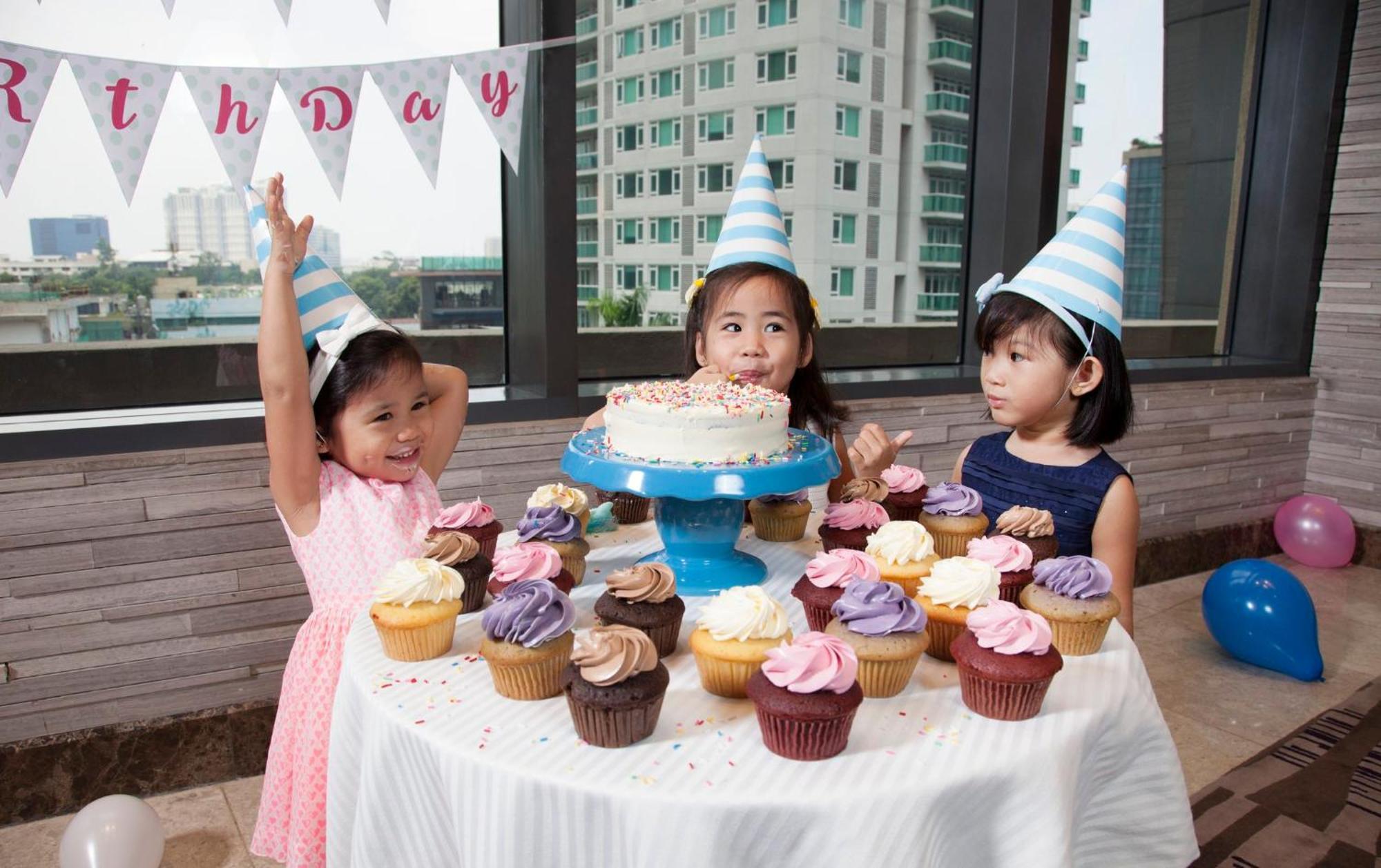 Holiday Inn & Suites Makati By Ihg Μακάτι Εξωτερικό φωτογραφία
